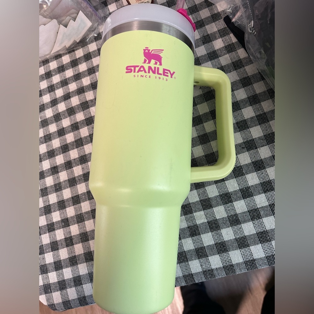 Stanley 40 oz Pink and Yellow Preowned